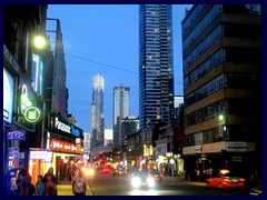 Toronto by night 29 - Yonge St